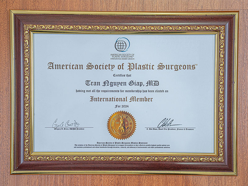 bang-cap-bac-si-tran-nguyen-giap