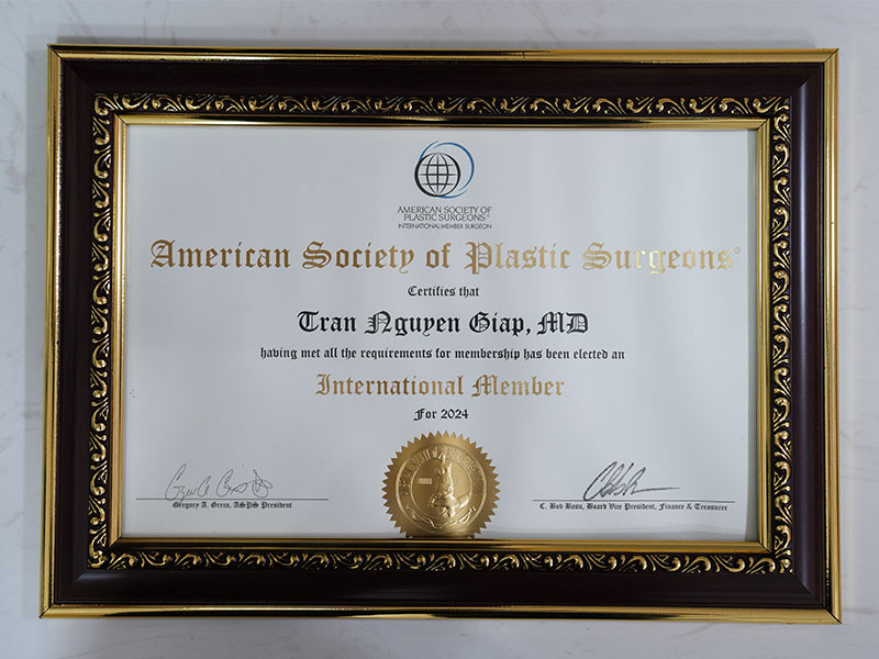 bang-cap-bac-si-tran-nguyen-giap