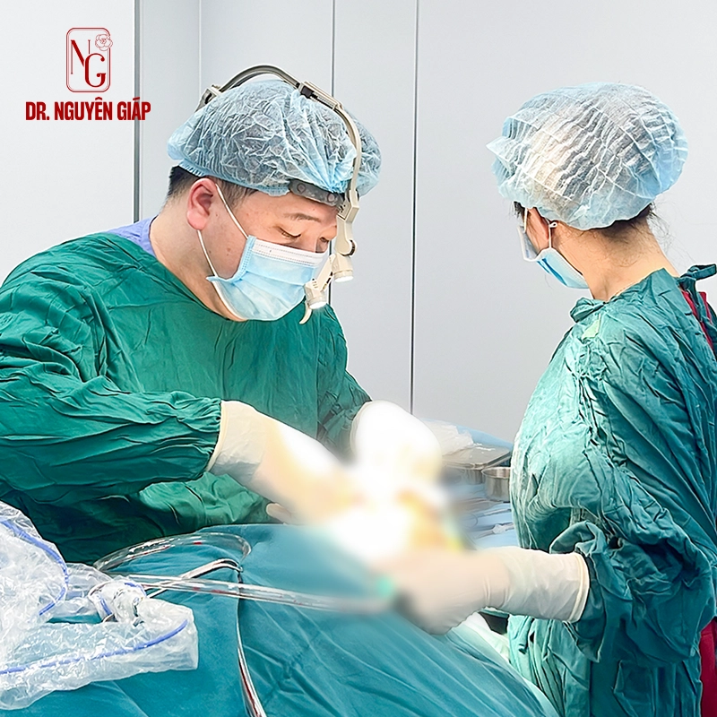 Sự khác biệt giữa bác sĩ chuyên khoa II và bác sĩ thông thường