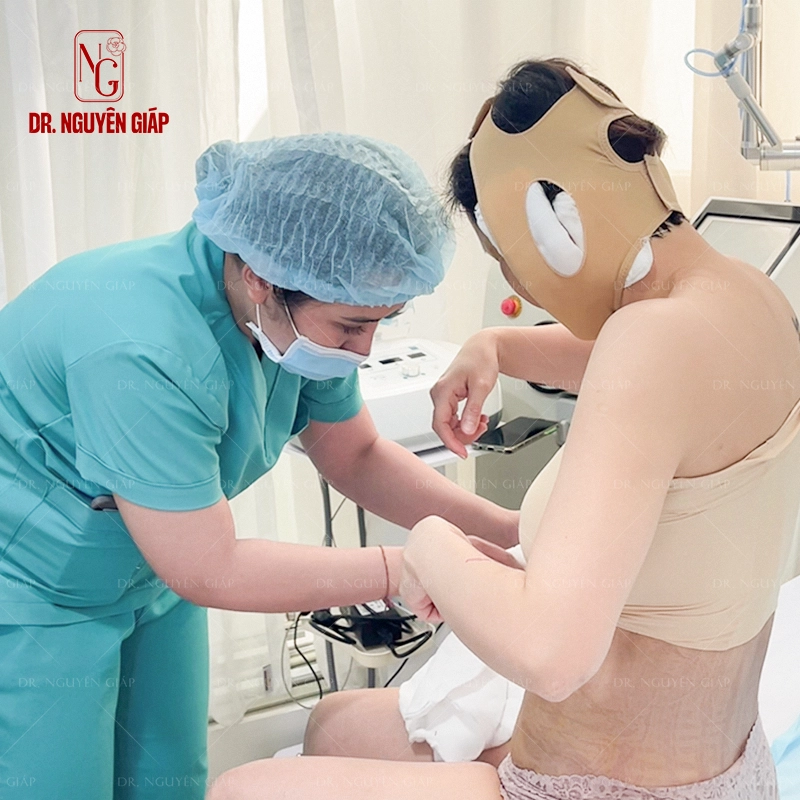 cang-da-mat-deep-plane-4 Chăm sóc hậu phẫu căng da mặt là yếu tố rất quan trọng
