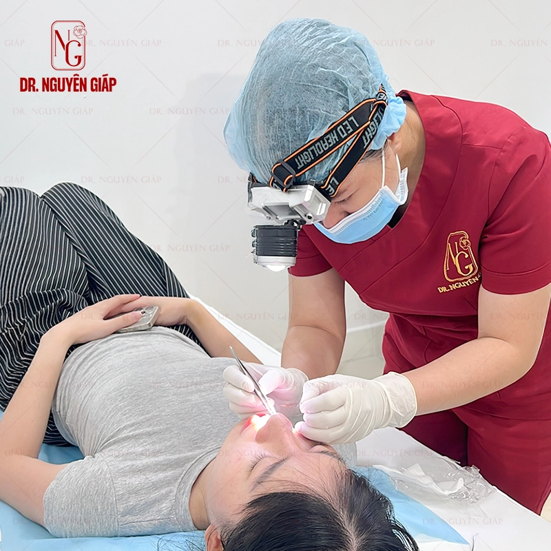 nang-mui-sun-suon-giu-duoc-bao-lau-5 Chăm sóc hậu phẫu thuật nâng mũi sụn sườn là rất quan trọng